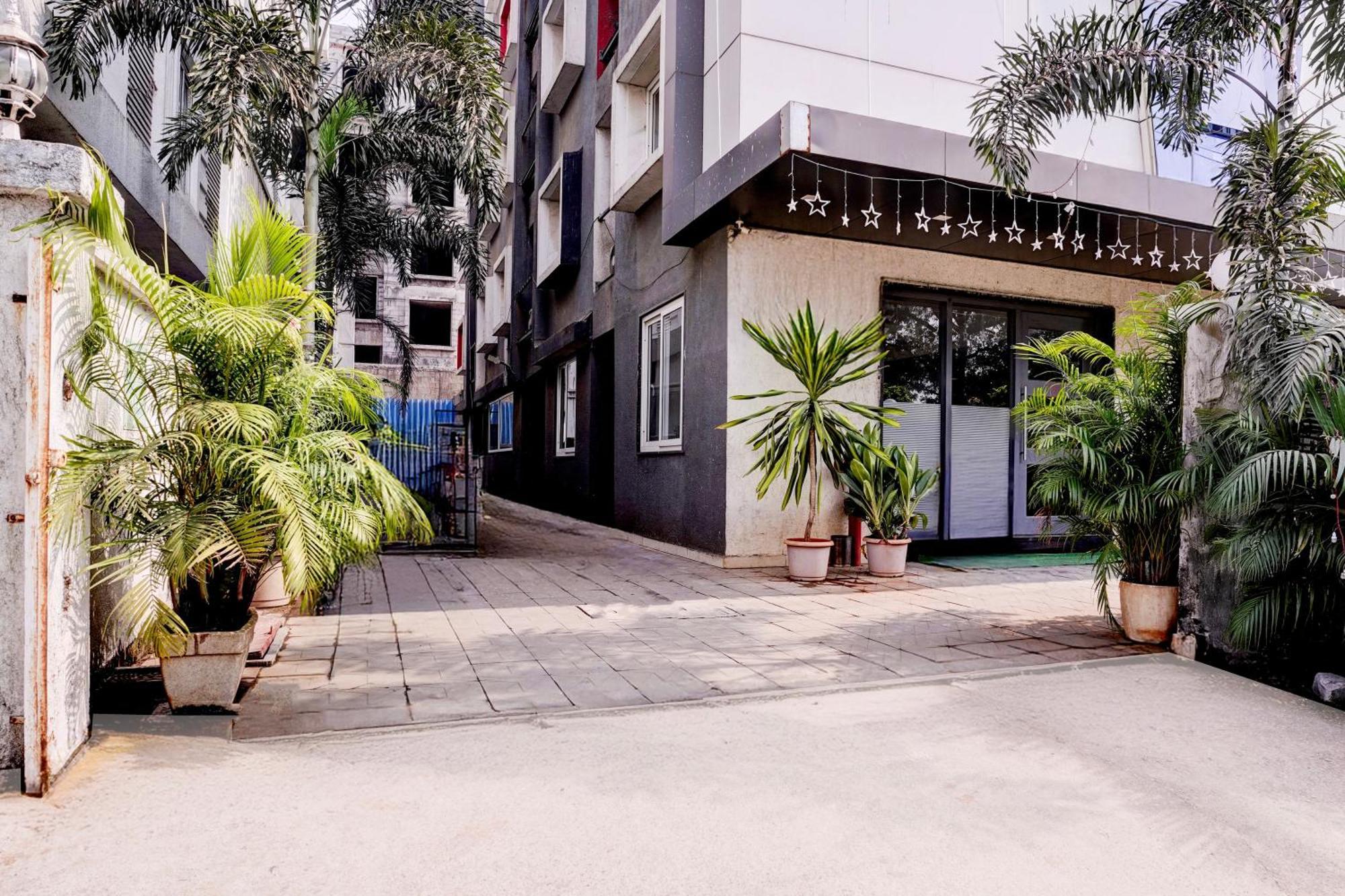 Townhouse Oak Kopar Khairane Navi Mumbai Formerly Ivy Hotel Exterior foto
